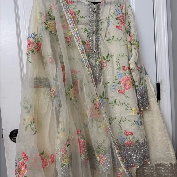 Maria B Cream Dress with Colorful Floral Embroidery Suit - Picture 5 of 8
